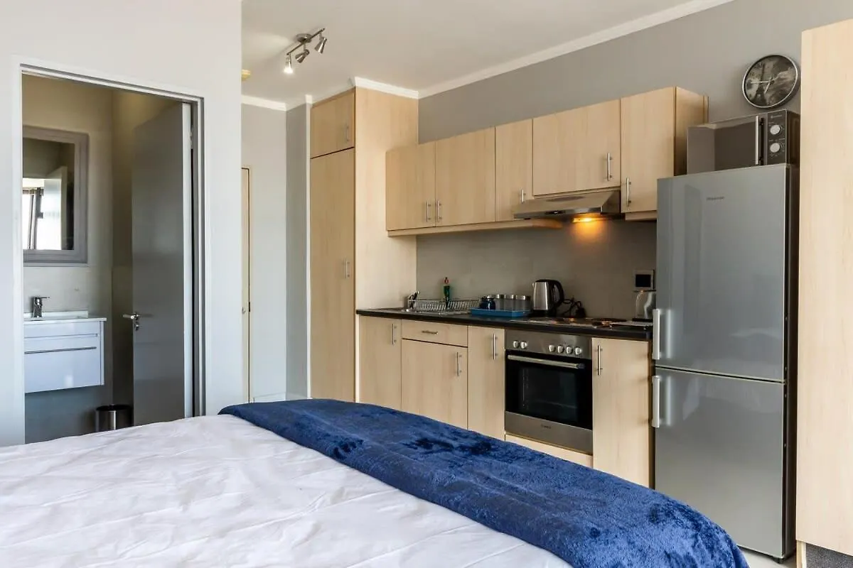 Four Seasons City Apartment 1202: Onsite Parking, Roof Top Pool & Gym Κέιπ Τάουν