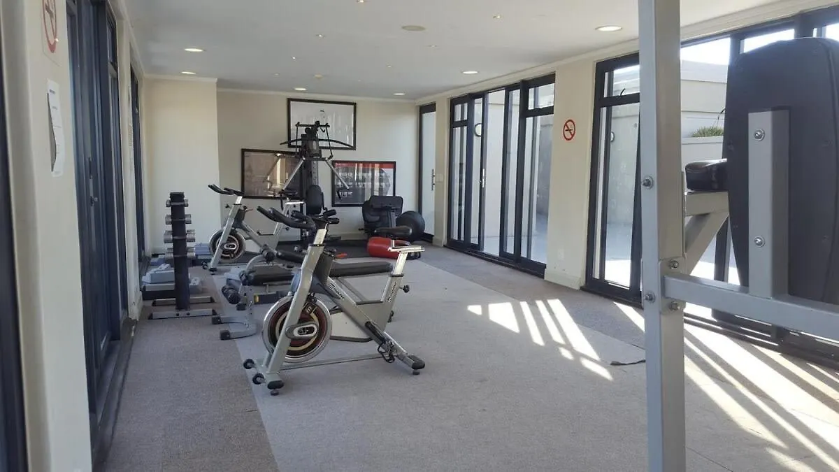 Four Seasons City Apartment 1202: Onsite Parking, Roof Top Pool & Gym Κέιπ Τάουν