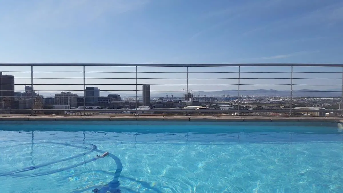Four Seasons City Apartment 1202: Onsite Parking, Roof Top Pool & Gym Κέιπ Τάουν
